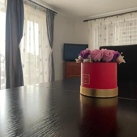 Апартаменти Chic Coresi Studio